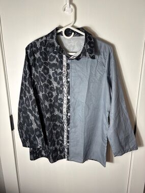 Men’s Medium Split Design Snake Print Button Up Shirt